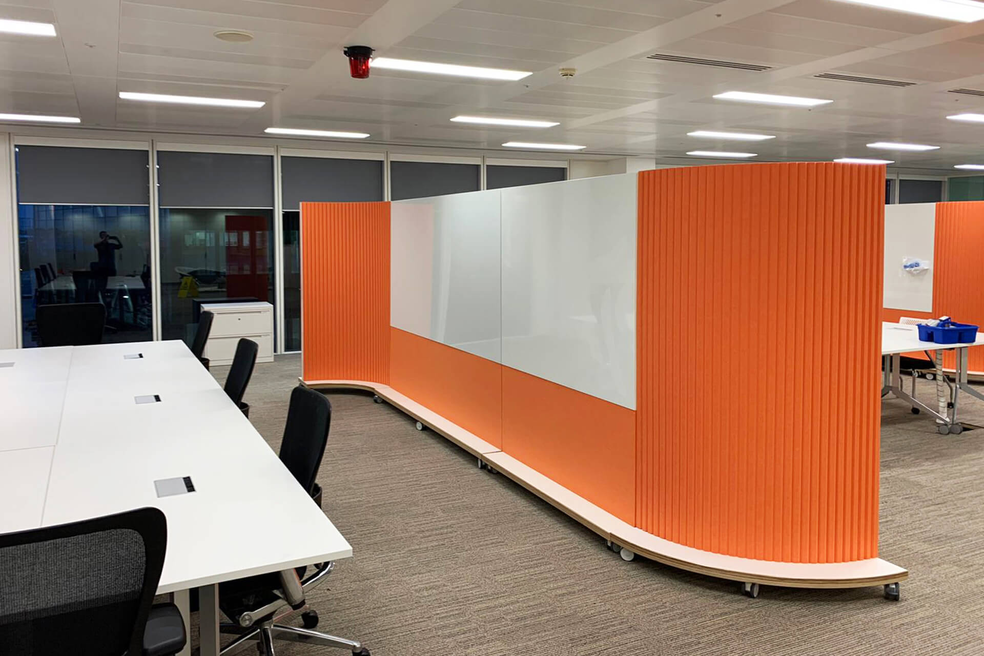 Coloured acoustic whiteboard screens